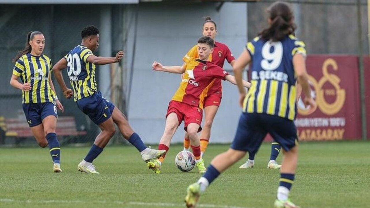 Galatasaray Petrol Ofisi 2 - 0 Fenerbahçe Petrol Ofisi |  Maç sonucu