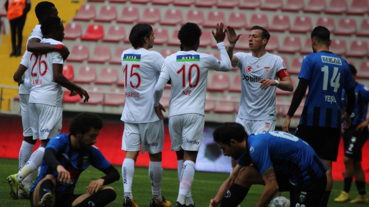 Sivasspor kupada moral buldu