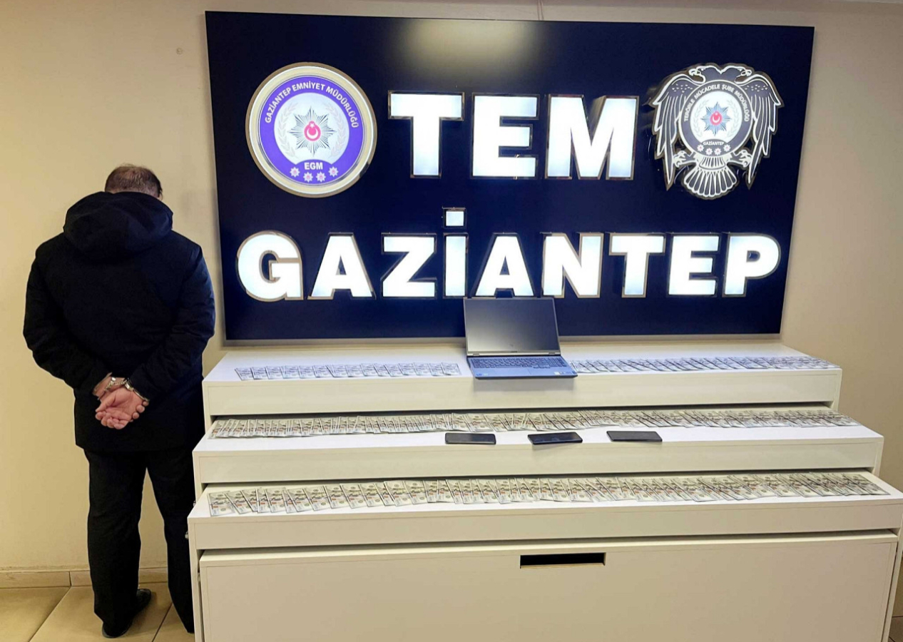 DEAŞ'ın sözde valisi Gaziantep'te yakalandı! Yüklü miktar para ile dijital materyal ele geçirildi!