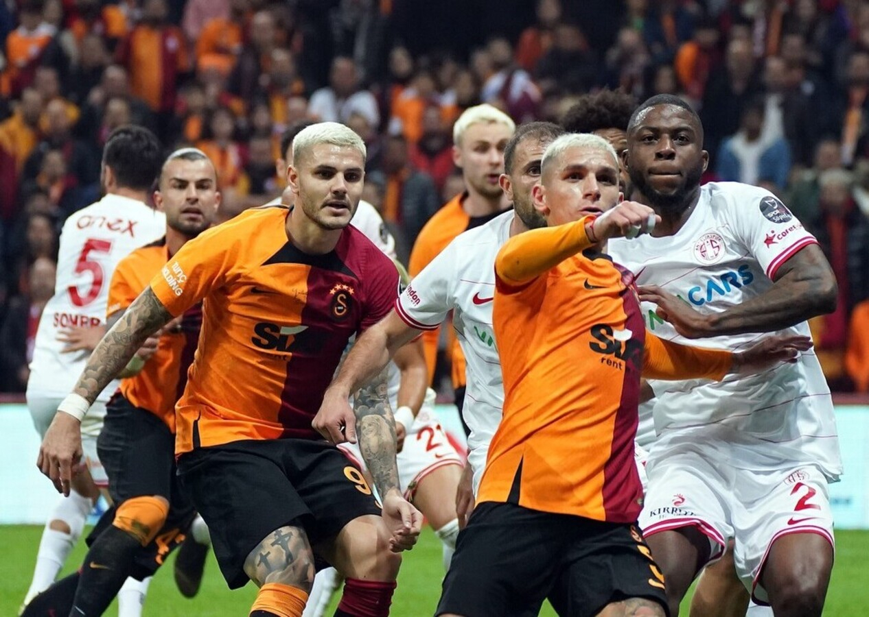 Galatasaray - Antalyaspor maçında penaltı kararı VAR'dan döndü!