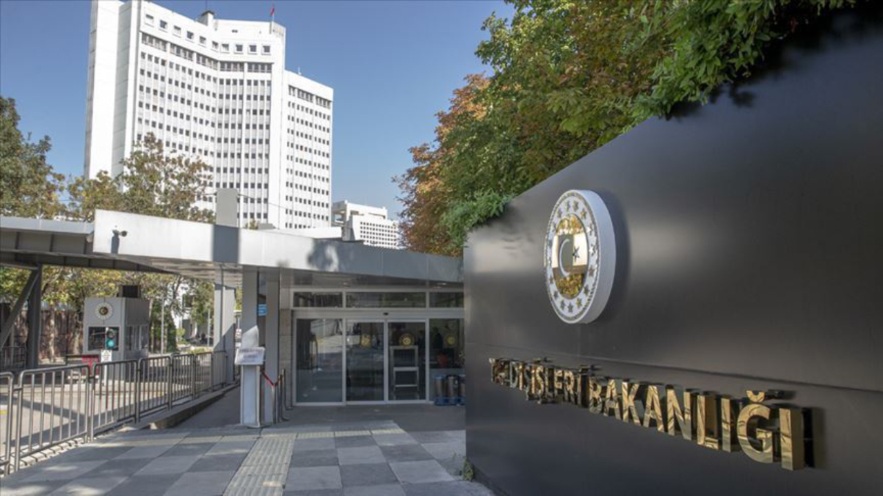 İsveç'in Ankara Büyükelçisi Dışişleri'ne çağrılarak uyarıldı