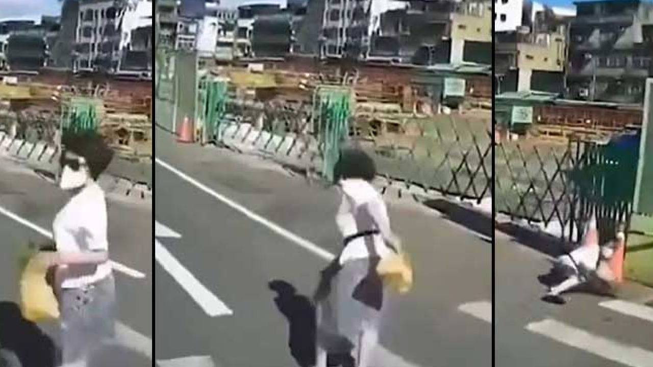 Kendisine araba çarptı sandı elindeki poşetlerle yere kapaklandı