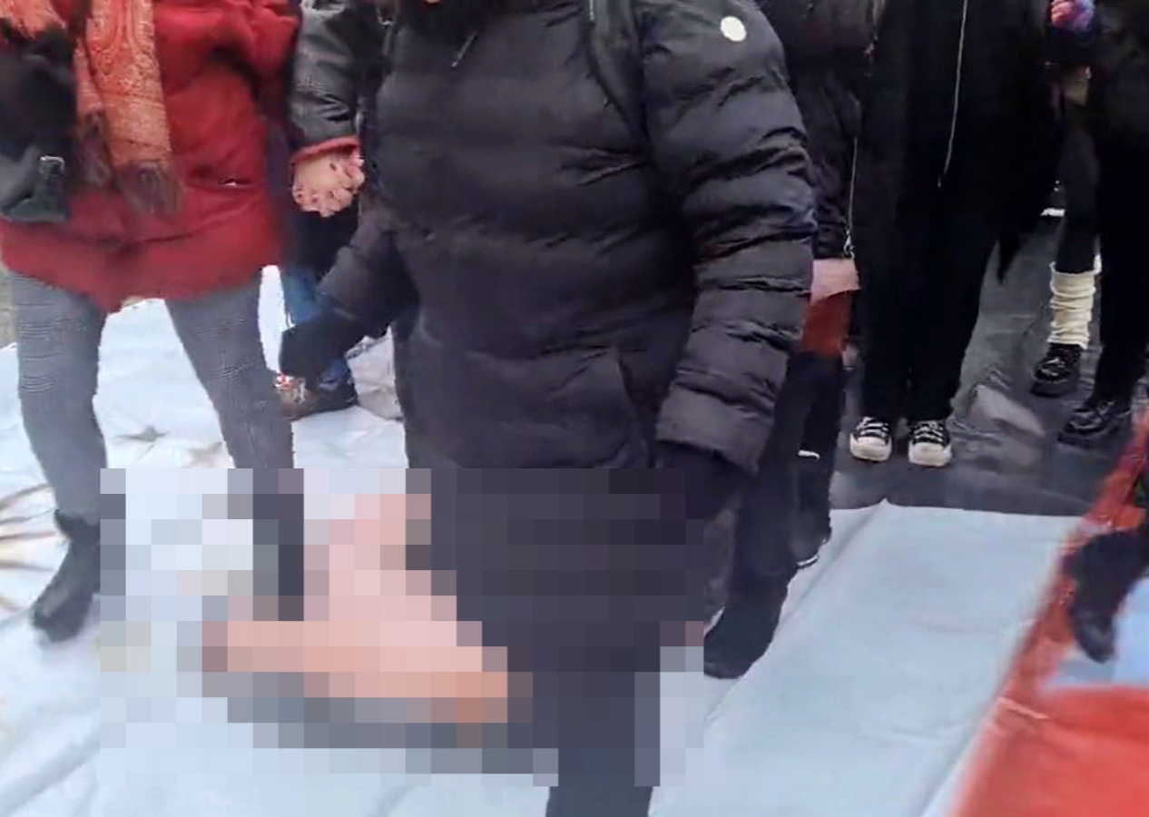 Kur'an-ı Kerim skandalı sonrası İsveç'te bir provokasyon daha! Cumhurbaşkanı Erdoğan'ı ve Türk bayrağını hedef aldılar!