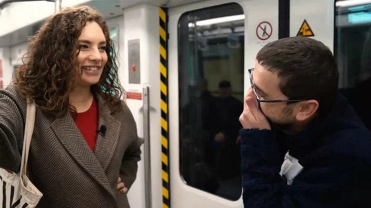Ünlü youtuber Adem Metan, iktidarın her şeyine muhalif gazeteci Nevşin Mengü'ye yeni metroyu beğendirdi
