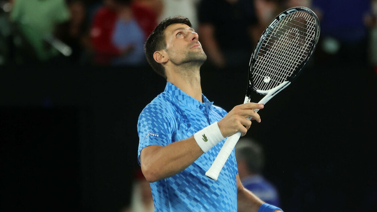 Djokovic zorlanmadan yarı finalde