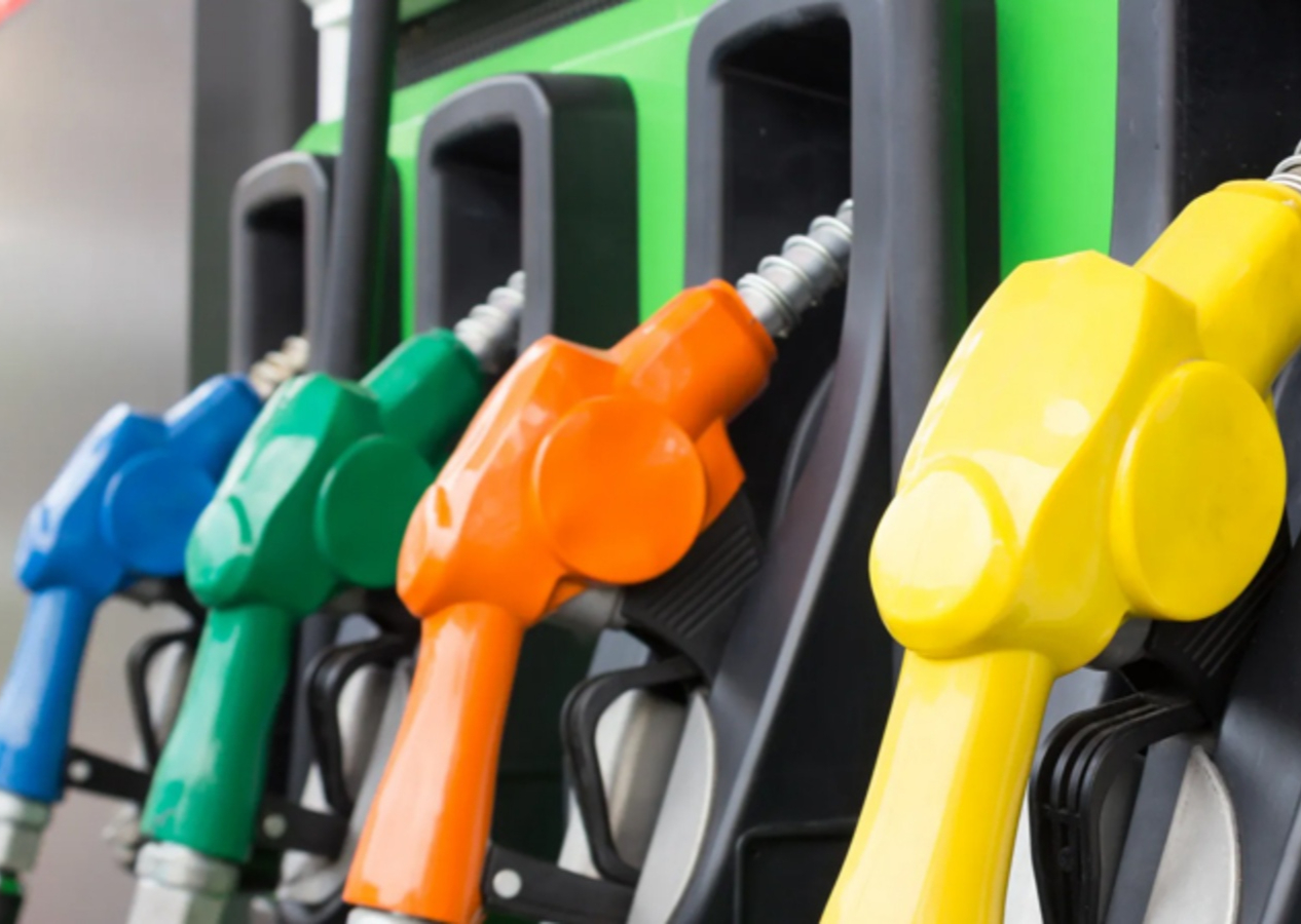 Benzine ve motorine indirim geldi, fiyatlar pompalara yansıdı! İşte güncel akaryakıt fiyatları