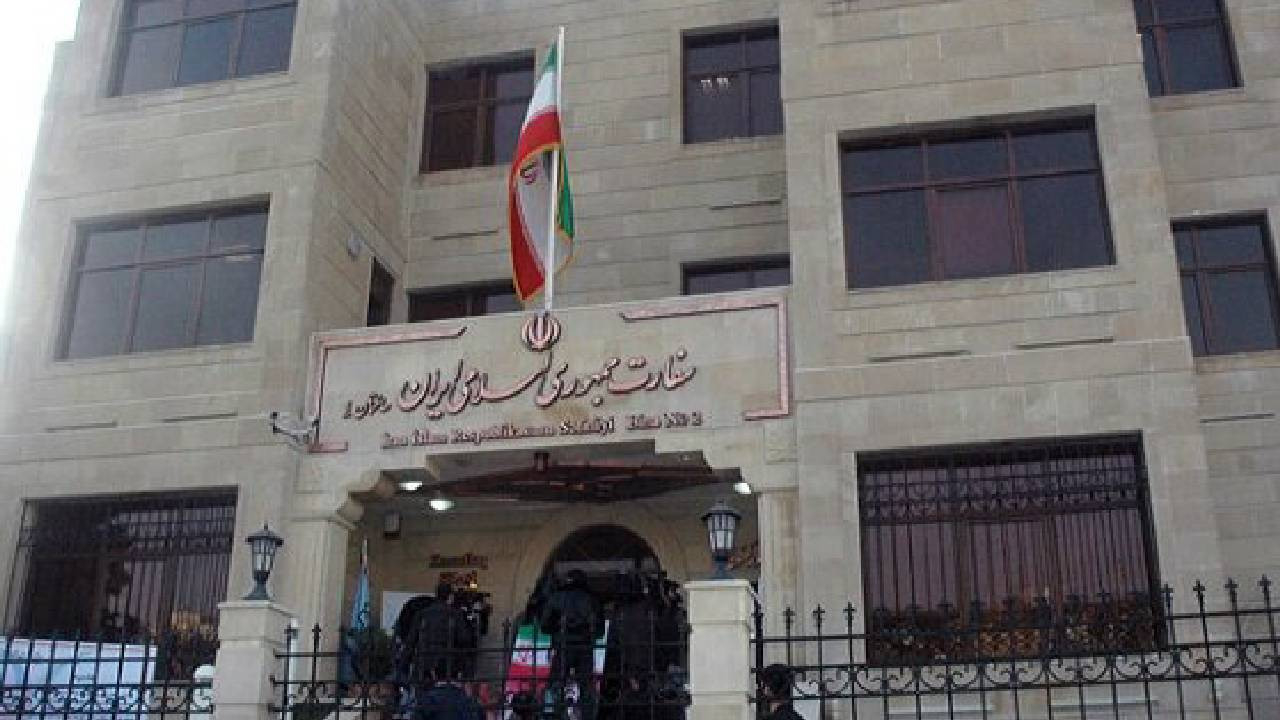 İranlı diplomatlar belgelerle kaçtı