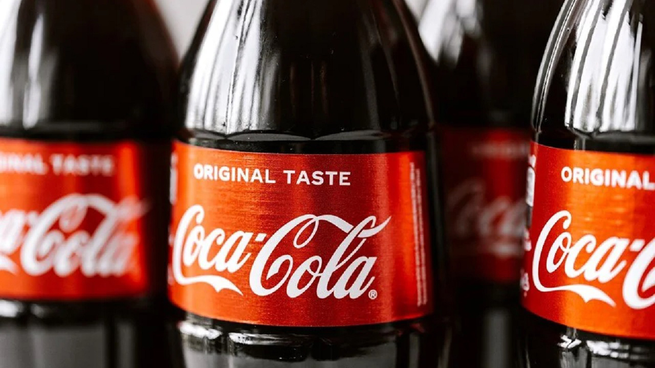 Coca - Cola'dan teknoloji dünyasını sallayan haber! Coca - Cola'dan akıllı telefon hamlesi! Tasarımı sızdırıldı!