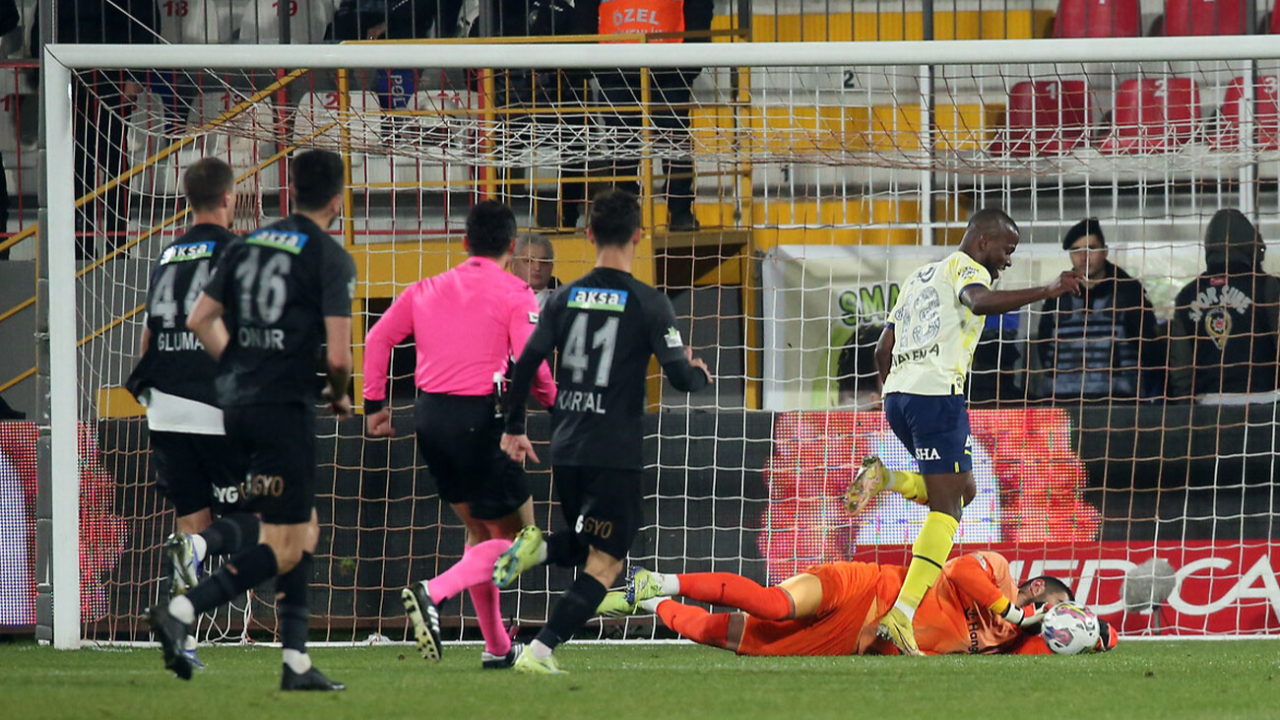Fenerbahçe'nin golcüleri iş başında!