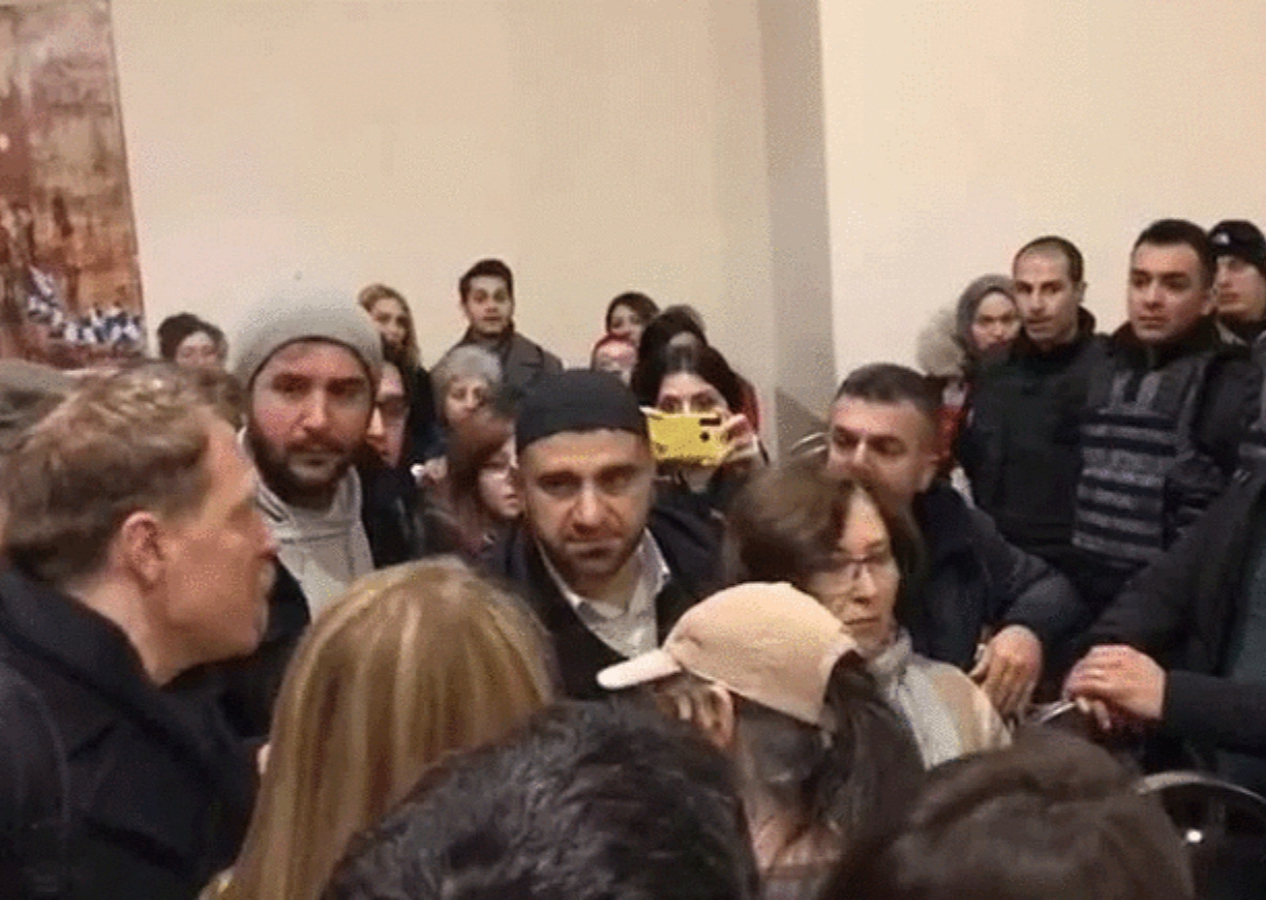 6 yaşında çocuğun evlendirilmesi davasında sıcak gelişme! Duruşma öncesi gerginlik!