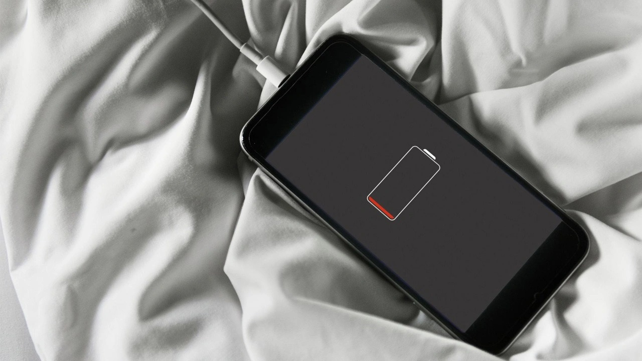 Cep telefonunun şarjı hızlı bitenler dikkat! Uzmanlar cep telefonunun ömrünü uzatmak isteyenleri uyardı!