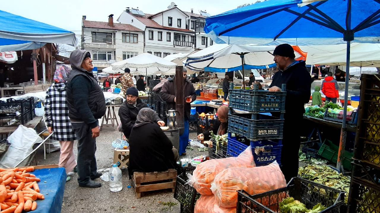 'Emekli oldum' dedi, tüm ürünlerini 5 liradan sattı