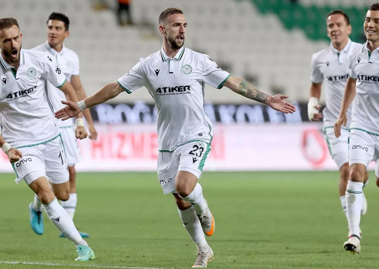 Beşiktaş Boşnak oyuncuyu renklerine bağladı