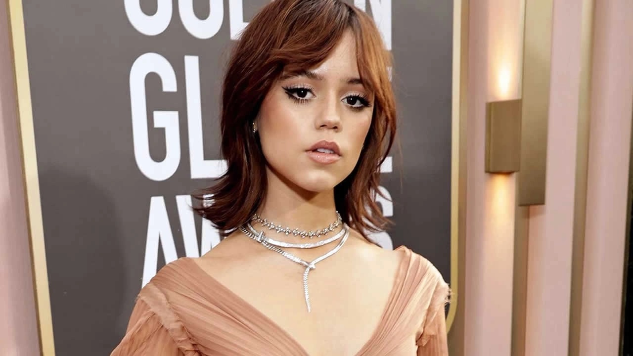 Gecelikli pozu Instagram’ı salladı! Jenna Ortega, beğeniye doymadı