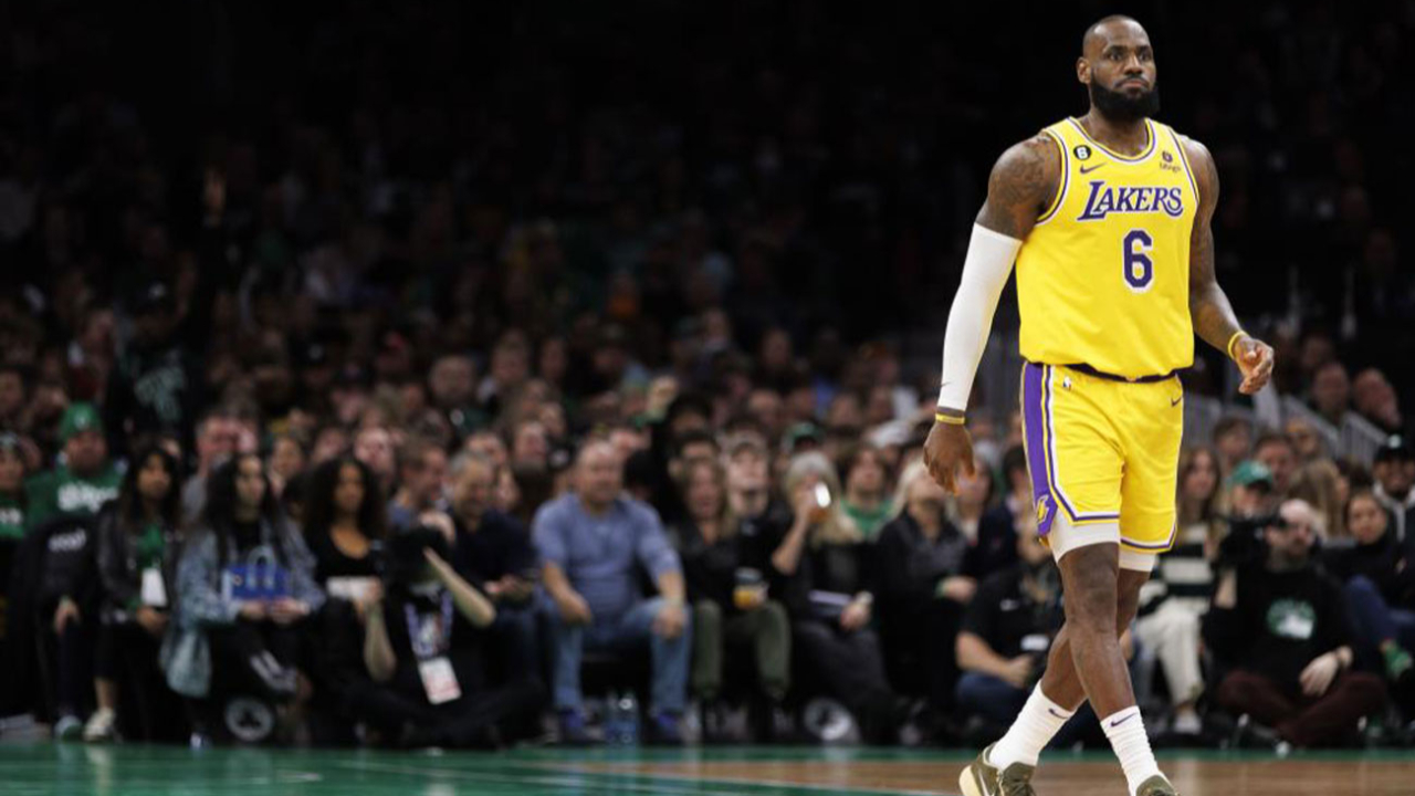 Lebron James triple-double yaptı