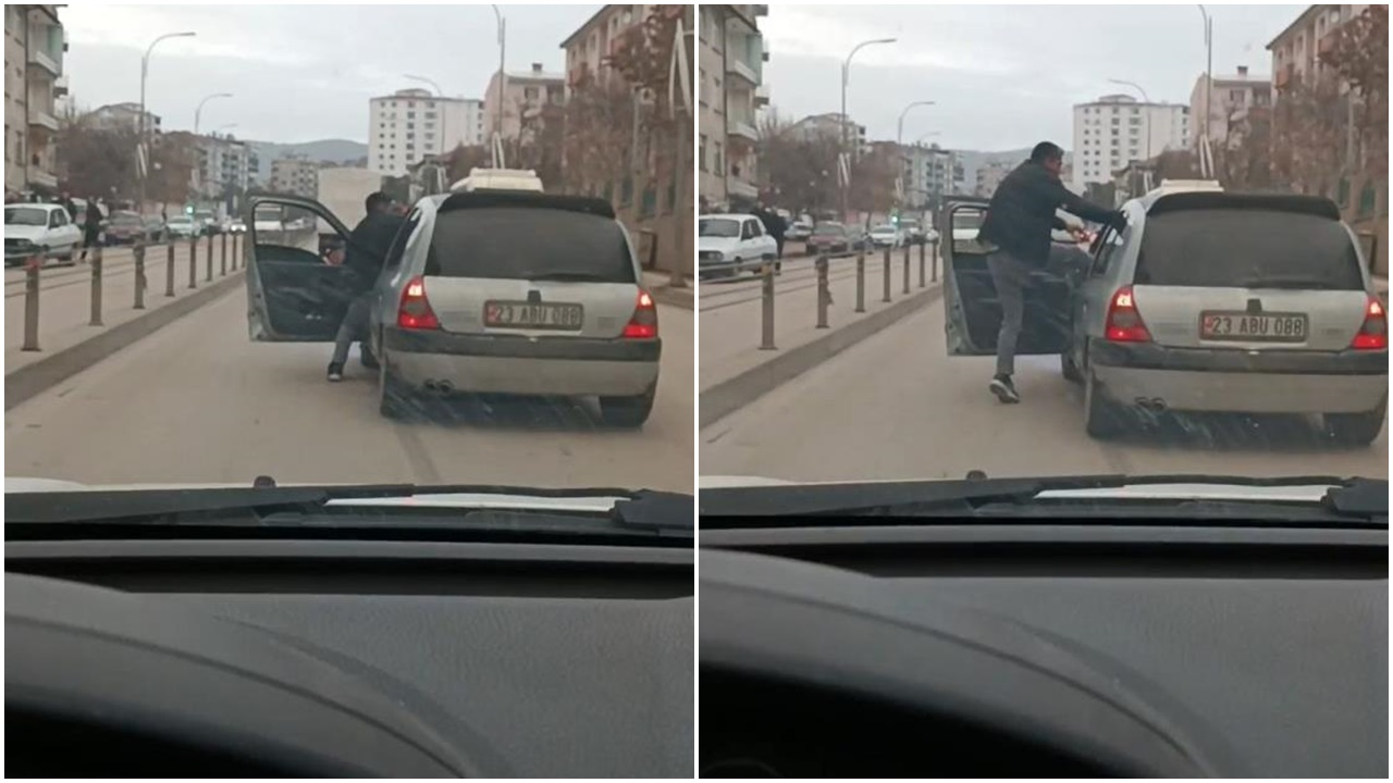 Trafikte hayrete düşüren olay! Seyir halindeki aracın sürücüsünü darp etti