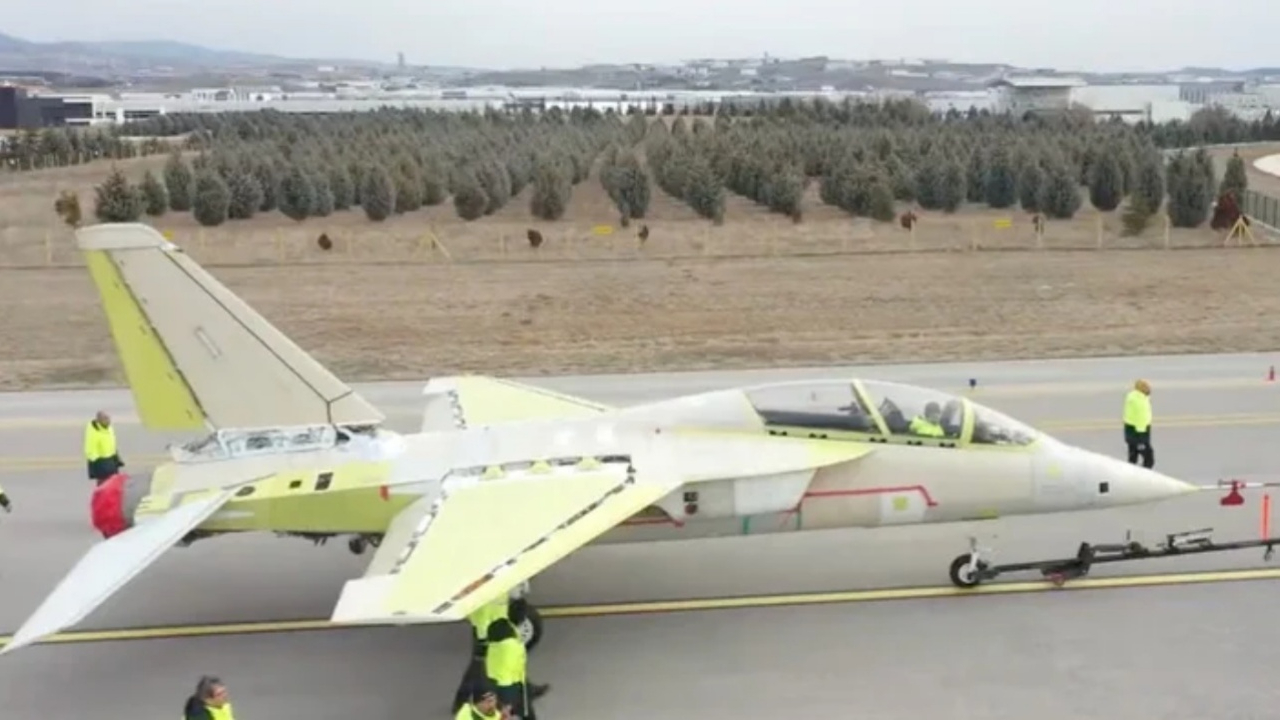 Ve huzurlarınızda Hürjet! Türkiye'nin ilk yerli jet taarruz uçağının motoru çalıştırıldı
