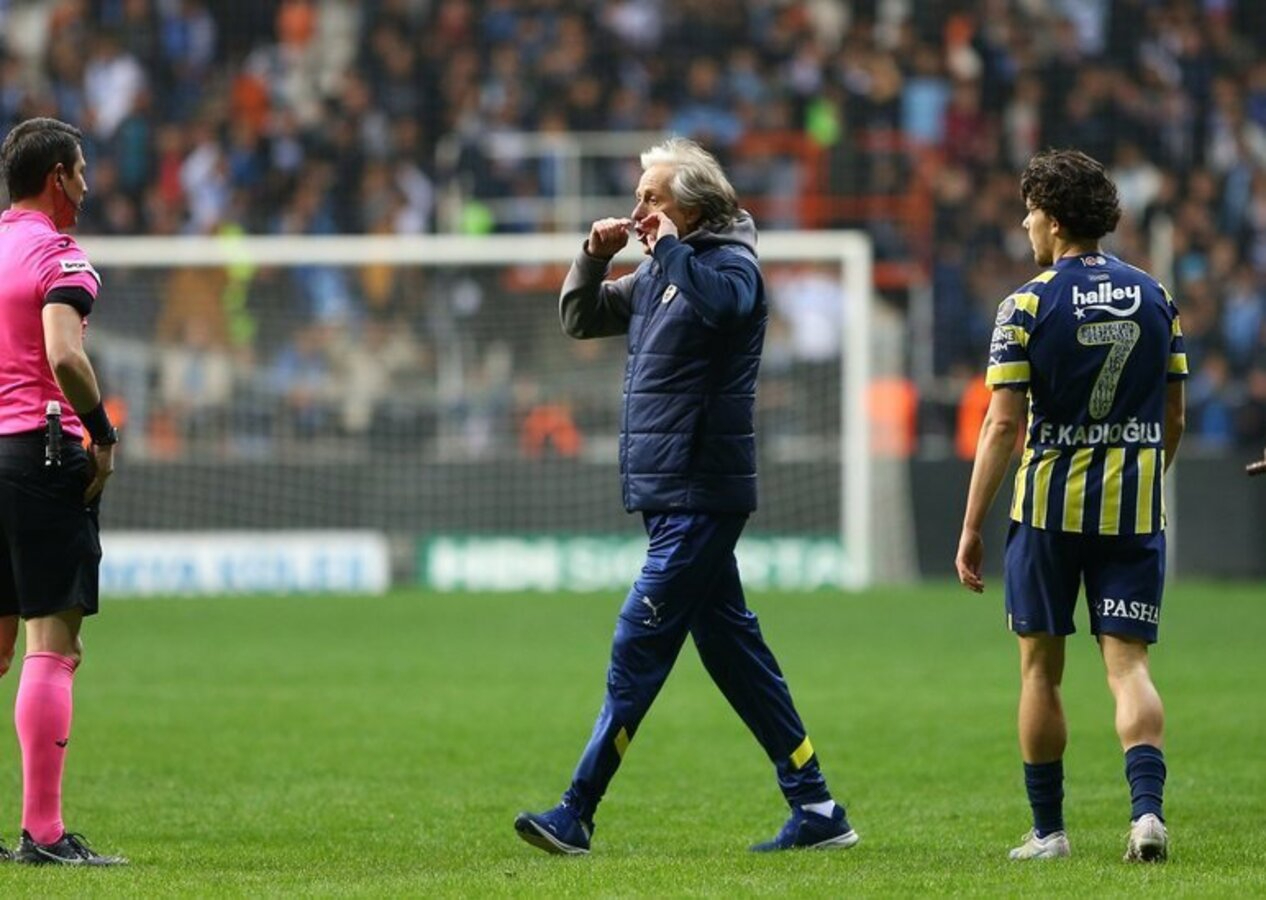 Adana Demirspor - Fenerbahçe maçı sonrası ortalık karıştı! Jorge Jesus'a kırmızı kart...