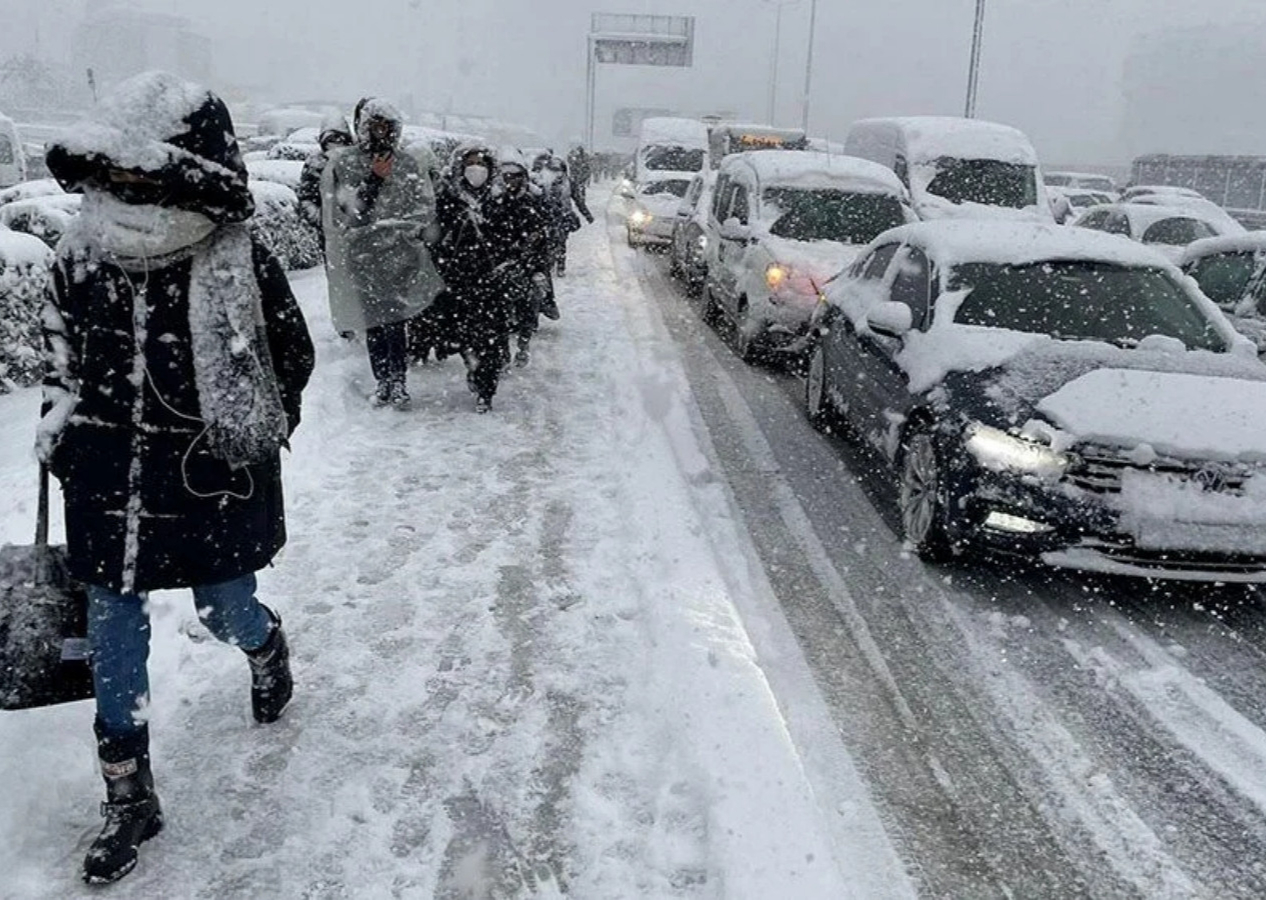 İstanbullular dikkat! Vali Yerlikaya uyardı 'Cumartesi ve Pazar günü dikkatli olalım!'
