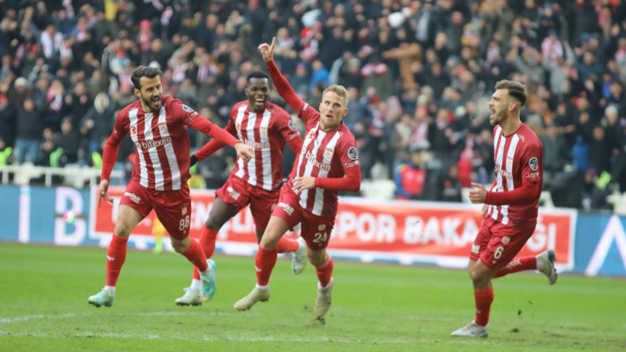 Beşiktaş Sivas'ta kayıp