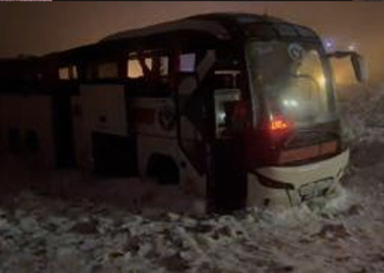 Diyarbakır-Şanlıurfa yolunda otobüs devrildi: Çok sayıda yaralı var