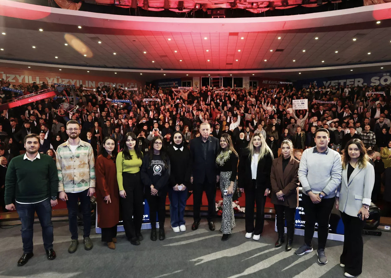 Cumhurbaşkanı Erdoğan'dan 6'lı masaya "Kırk takla atan mandacı" benzetmesi
