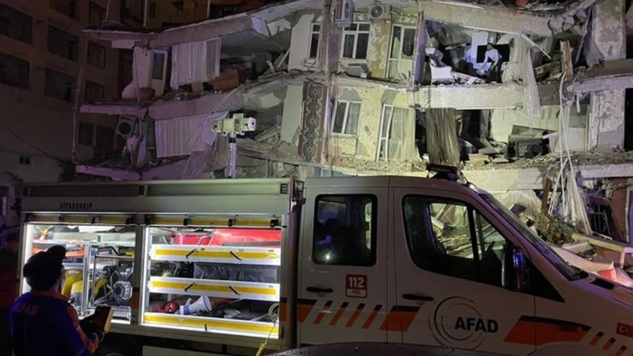 İçişleri Bakanı Süleyman Soylu'dan Kahramanmaraş depremi açıklaması: Teyakkuz halindeyiz!
