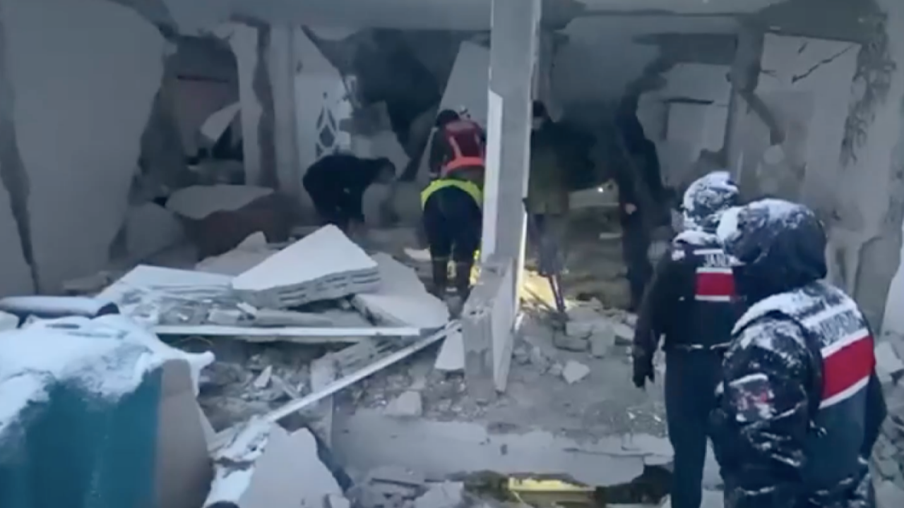Malatya Doğanşehir'de arama kurtara çalışmaları sürüyor