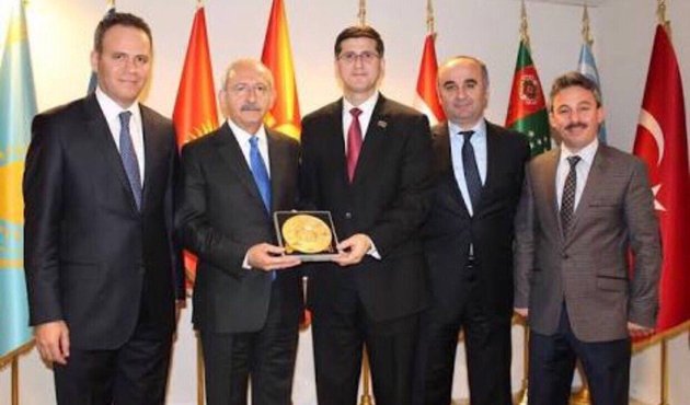 FETÖ imamları ile CHP Genel Başkanı aynı karede!