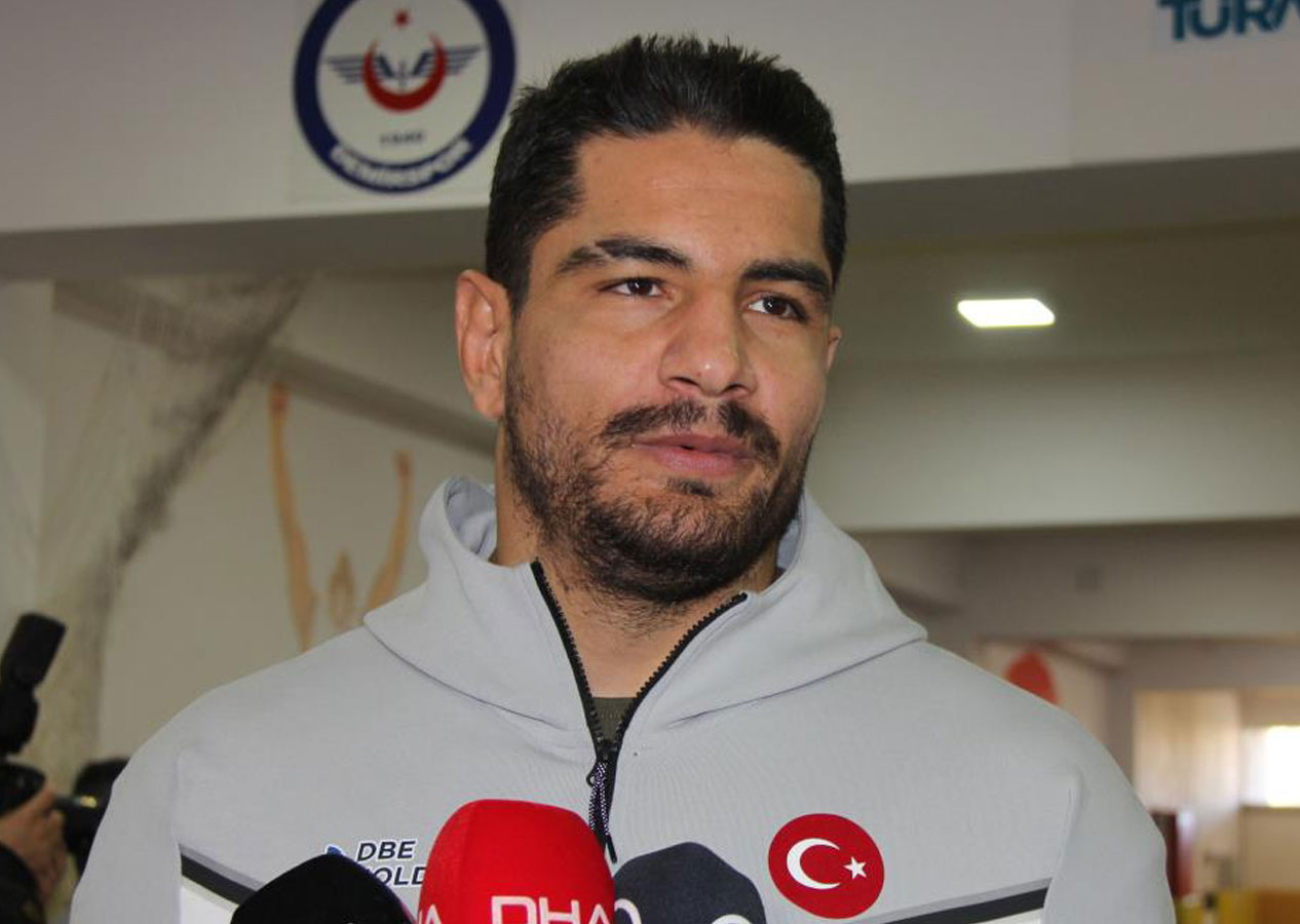Milli güreşçi Taha Akgül yardım istedi!