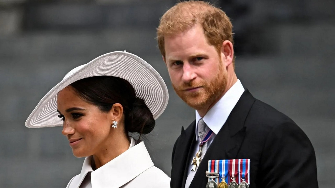 Prens Harry’nin bekaretini alan yaşlı kadın kepçe şoförüymüş!