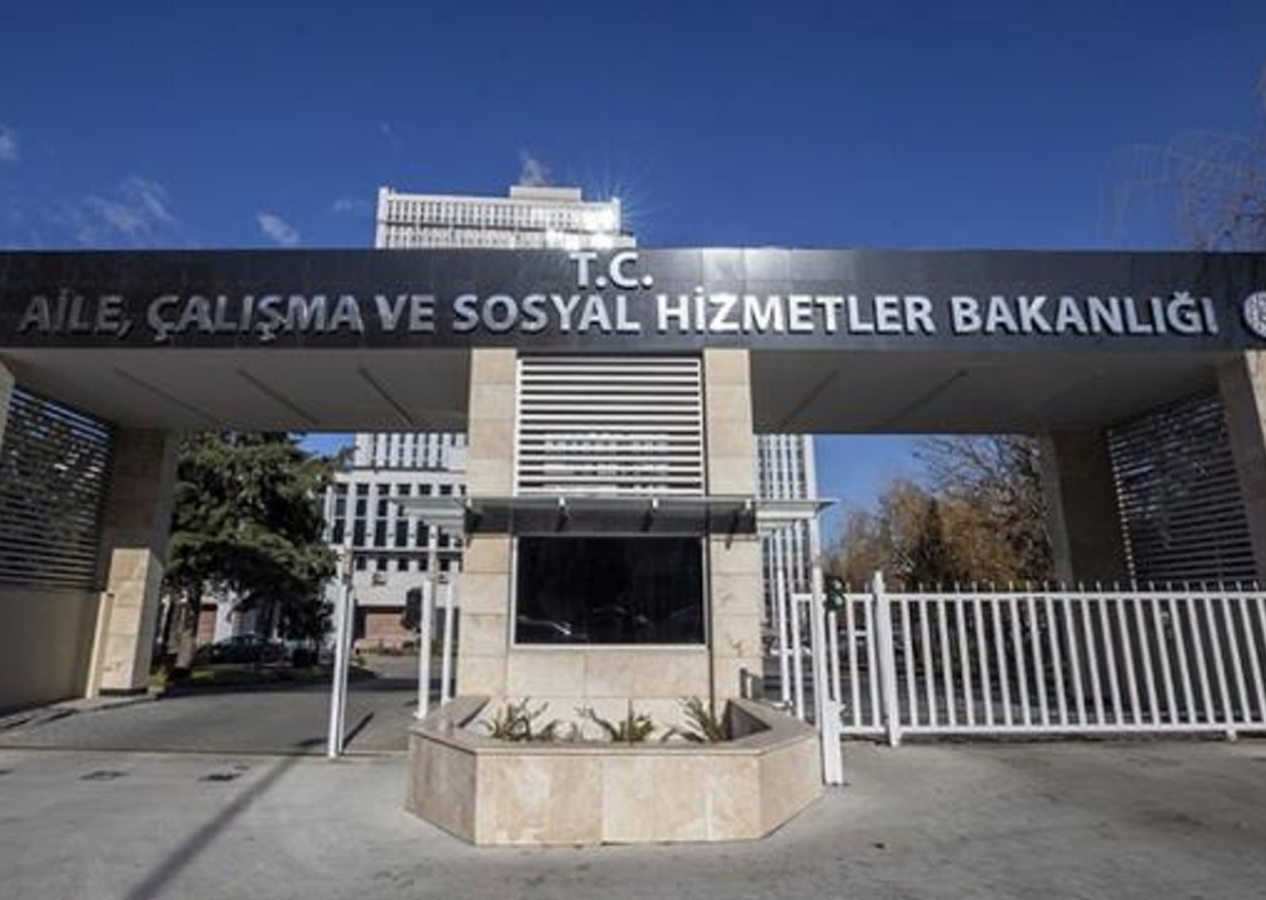 Aile ve Sosyal Hizmetler Bakanlığı: 10 ilimizdeki Sosyal Yardımlaşma ve Dayanışma Vakıflarımıza ilk etapta 250.000.000 TL nakdi yardım aktarıldı