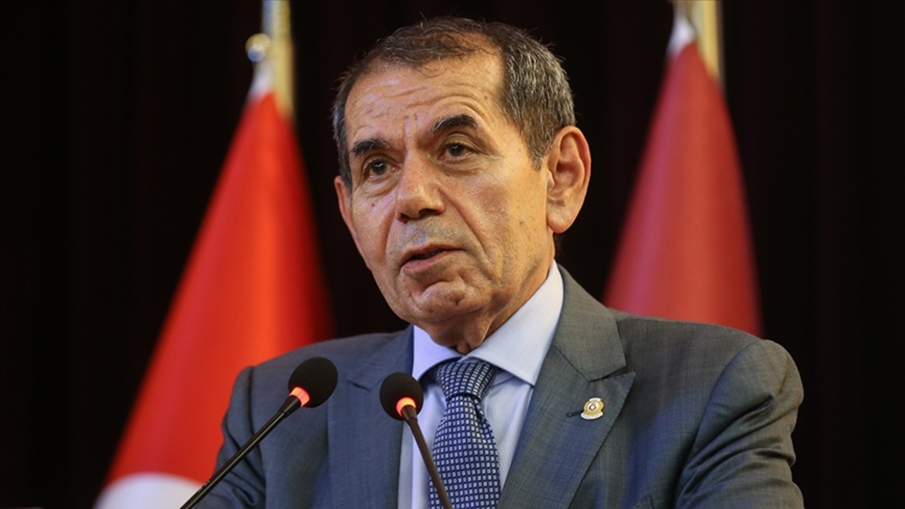 Galatasaray Başkanı Dursun Özbek deprem hakkında konuştu: Elimizden gelen her şeyi ulaştırmaya çalışıyoruz...