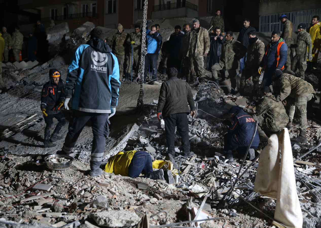 Vefat edenlerin sayısı 2 bin 921’e yükseldi