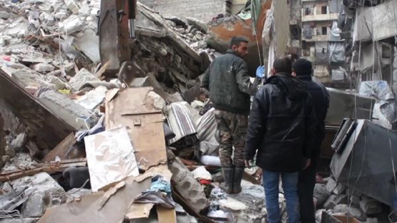 Suriye Sağlık Bakanlığı acı veren rakamları açıkladı: Deprem sonrası ölü sayısı 769, yaralı sayısı 1448'e ulaştı