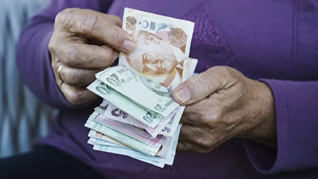 Sadece emeklilerin alabileceği ek 7.500 TL nakit desteği için açıklama geldi! İşte o açıklama