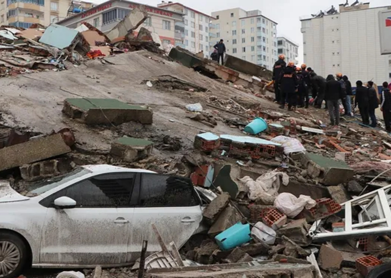 10 ili vuran depremde can kaybı 1.014'e yükseldi! AFAD Başkanı son durumu açıkladı...