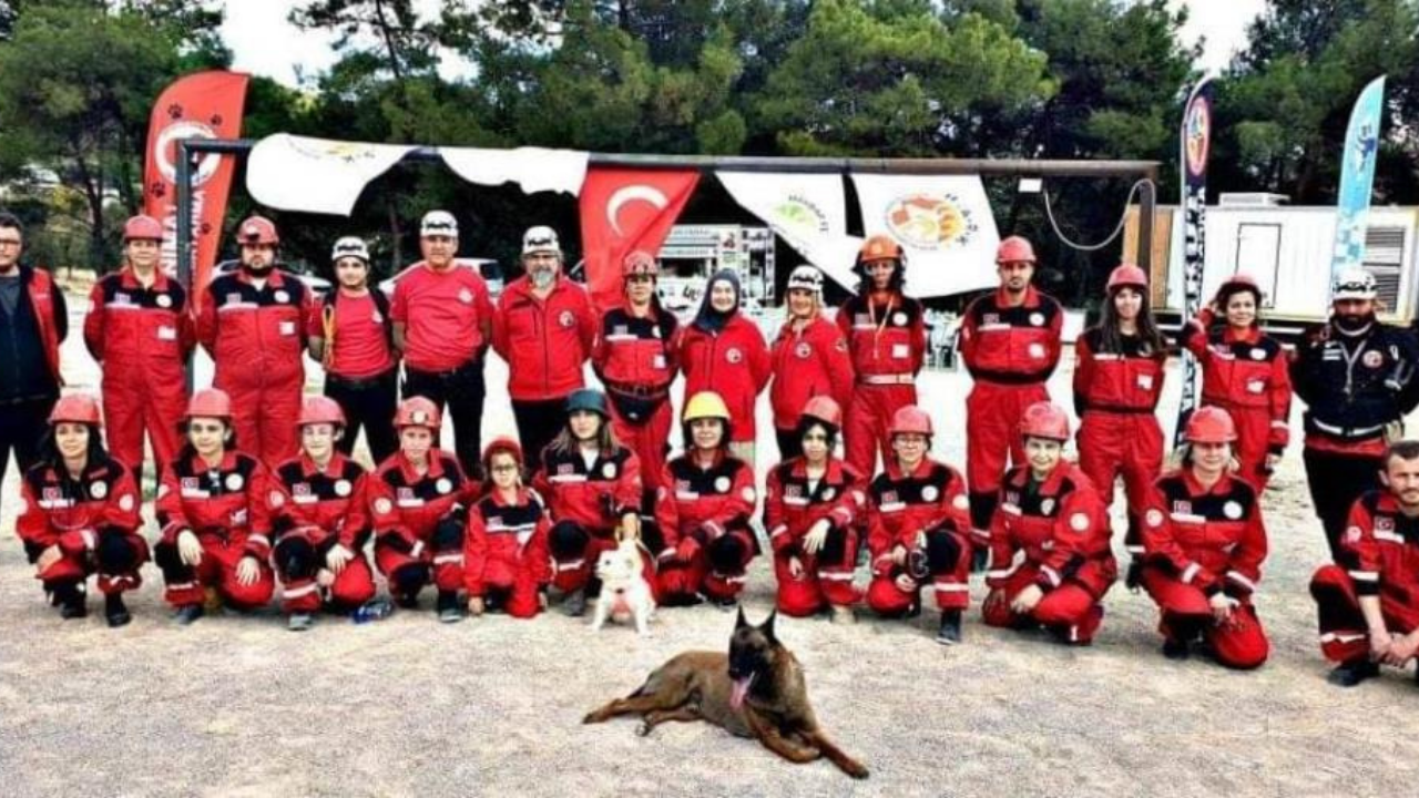 Hayvan Arama Kurtarma ekibi, hayvanlara yardım için deprem bölgesinde!