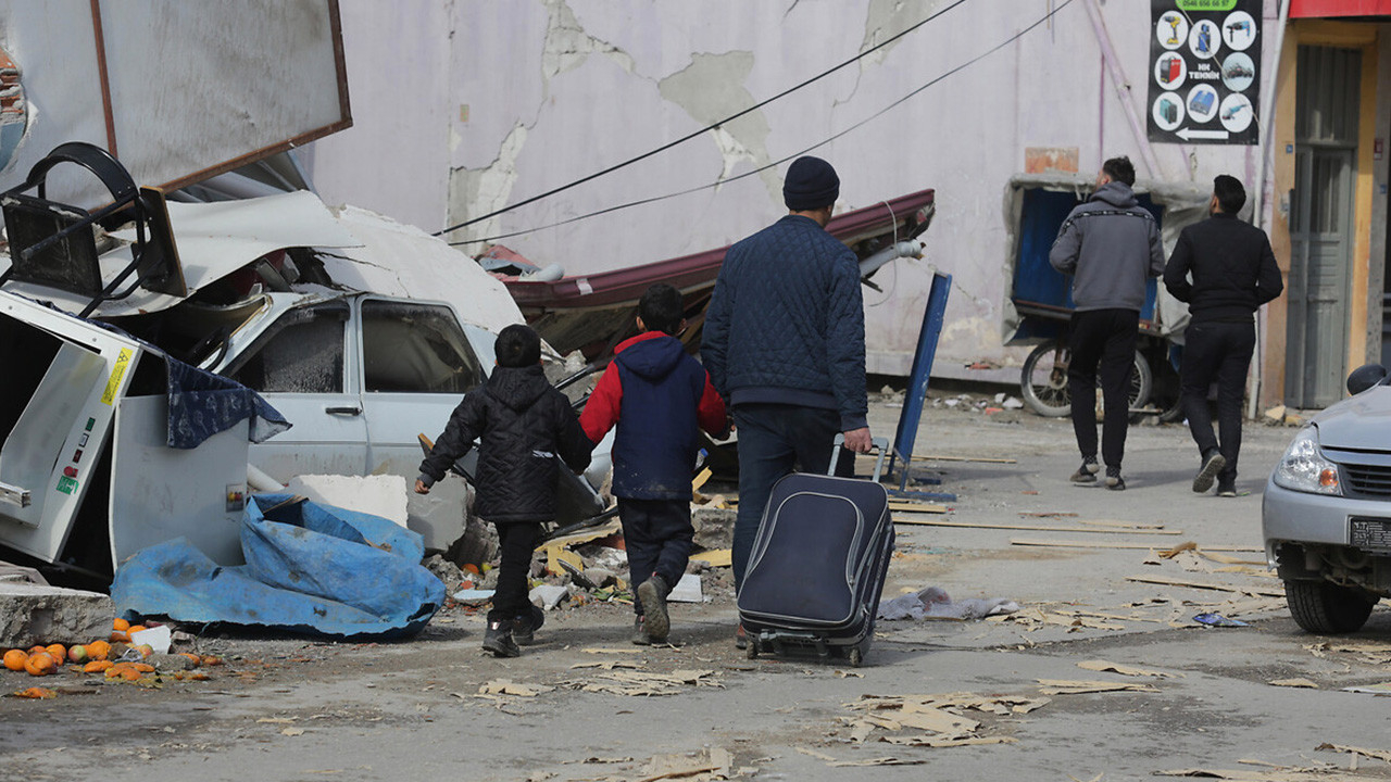Yapım şirketlerine deprem çağrısı: Karavan ve jenaratörler bölgeye gönderilsin
