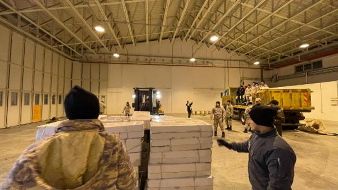 Sanayi ve Teknoloji Bakanlığı'ndan deprem bölgesine iş makinesi yardımı!