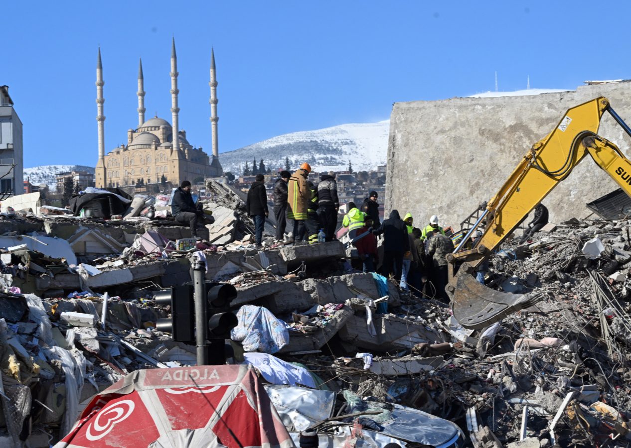 Depremzede öğrenciler istediği okula nakil yapabilecek