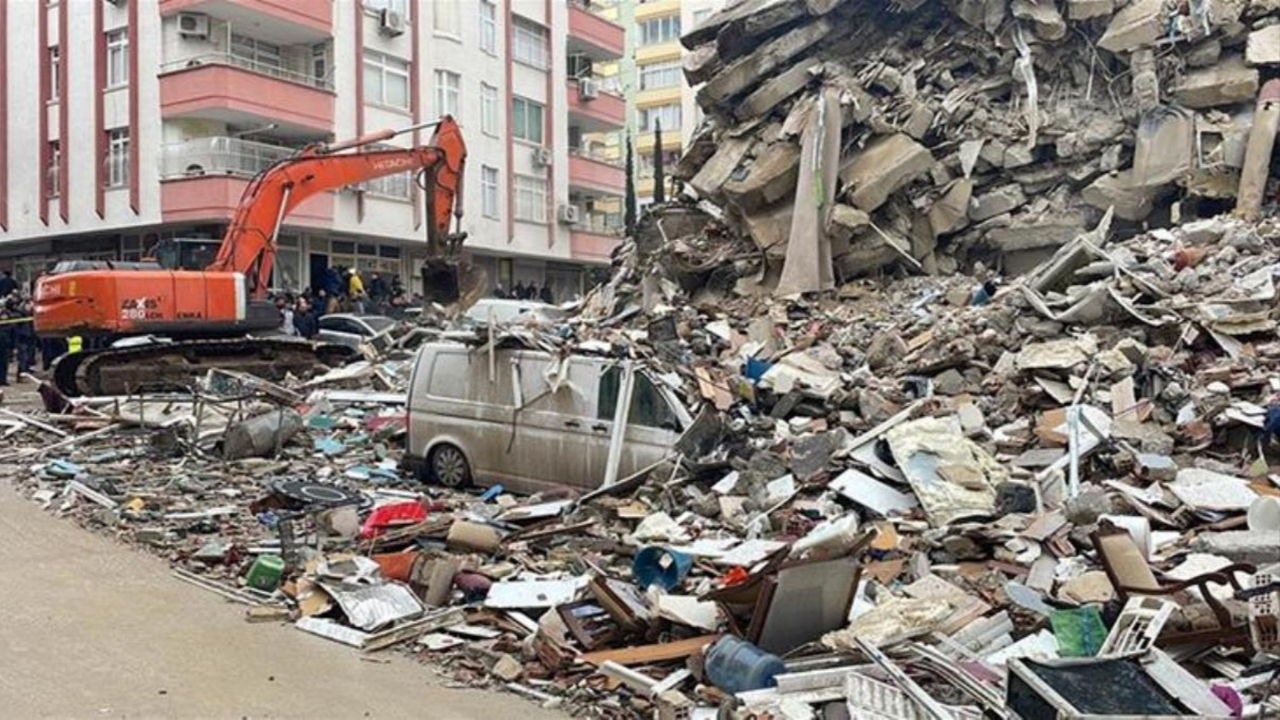 AFAD acı bilançoyu duyurdu: Can kaybı 3 bin 432'ye yükseldi!
