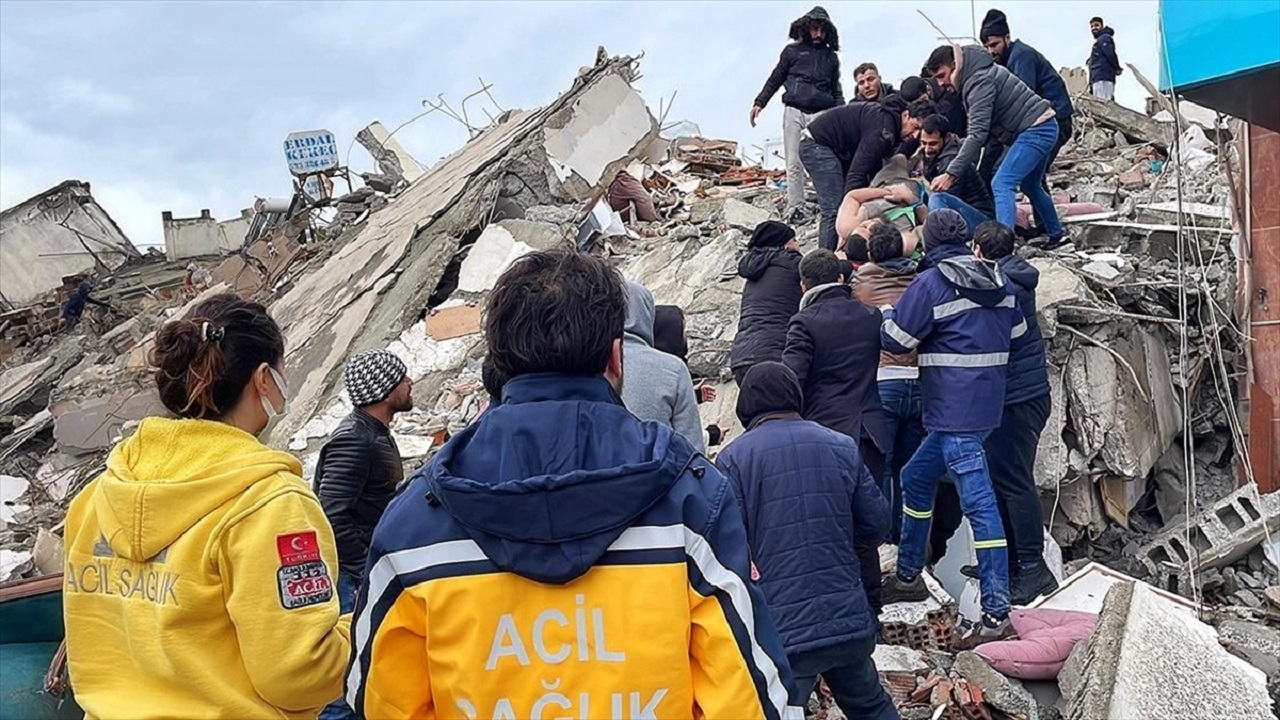 Deprem sonrası Aile ve Sosyal Hizmetler Bakanlığı’ndan açıklama geldi! 250 milyon TL deprem bölgesine aktarıldı