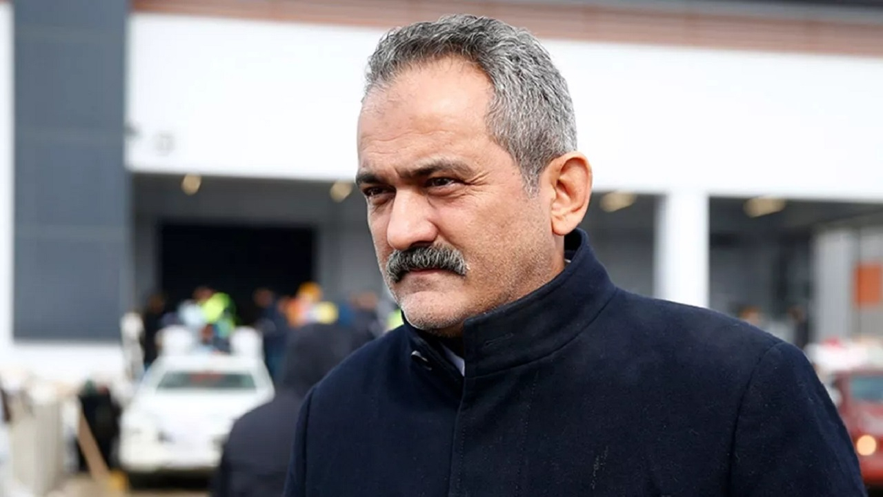 Deprem sonrası Milli Eğitim Bakanlığı harekete geçti, Bakan Mahmut Özer açıkladı: Nakil hakkı verildi