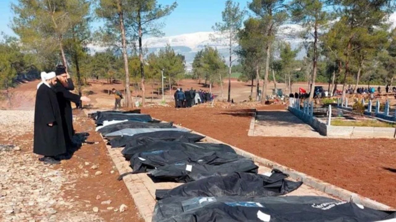 Diyanetten kahreden fetva! Salgın, hastalık, deprem vb. hallerde ihtiyaç duyulduğu takdirde cenazelerin ceset torbasıyla gömülmesi caizdir