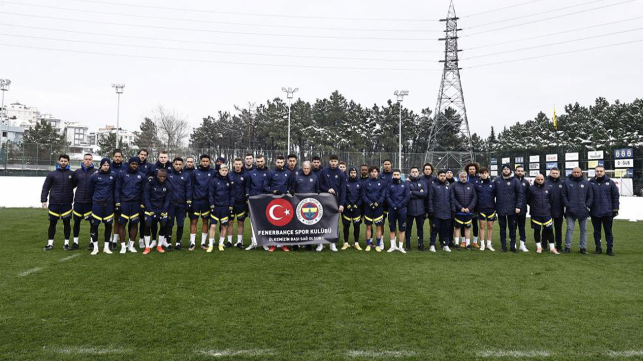 Fenerbahçe'den destek pankartı