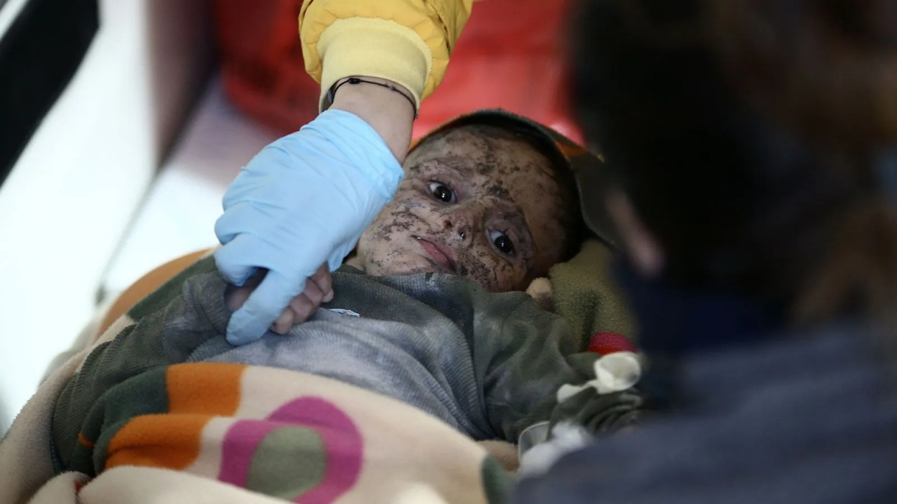 Deprem'de 5. gün 105. saat! Hatay'da Yusuf bebek, 7 yaşındaki ağabeyi Muhammed enkazdan kurtarıldı