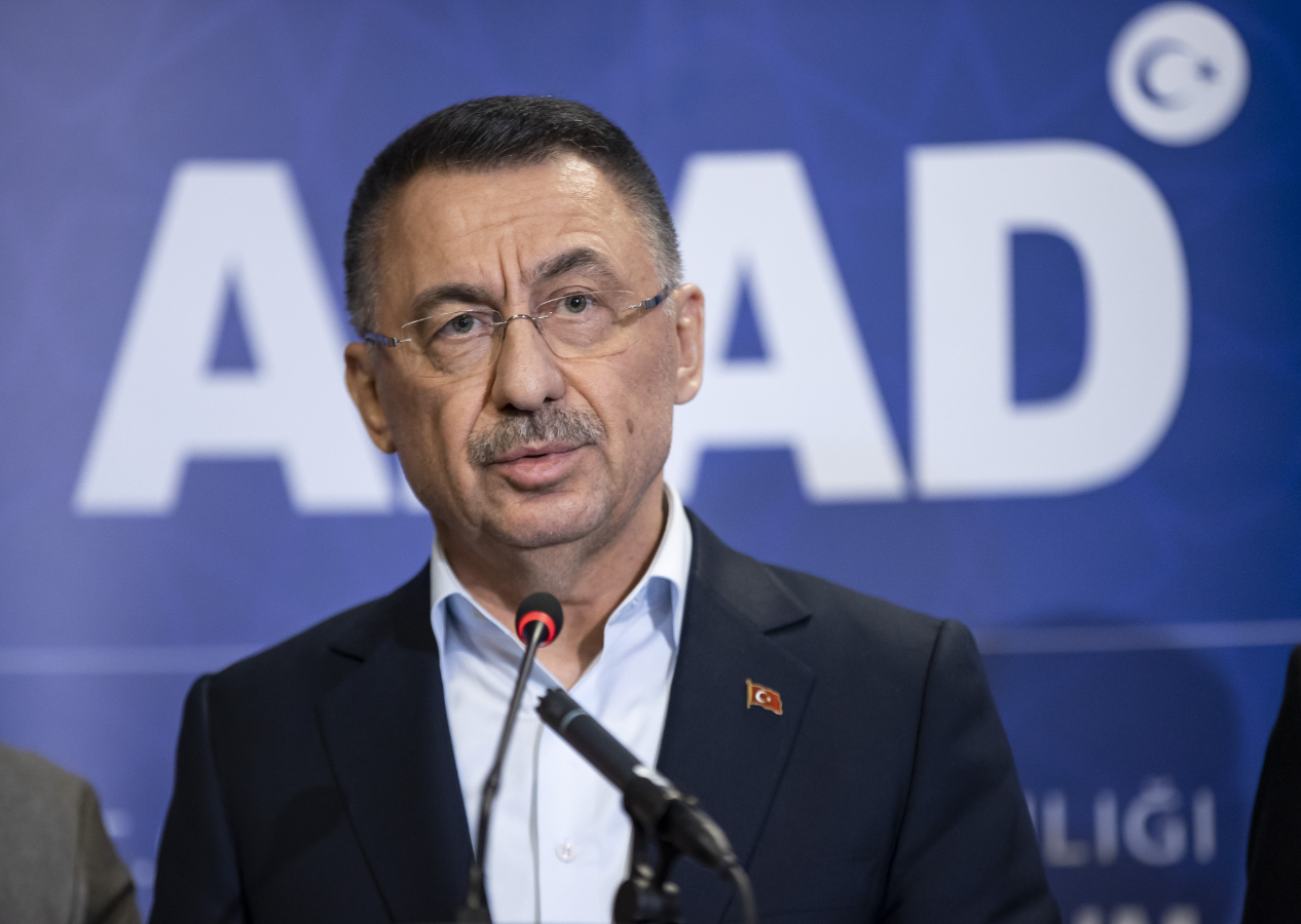 Oktay: 1 milyon 50 bin vatandaşımız geçici barınma merkezlerinde