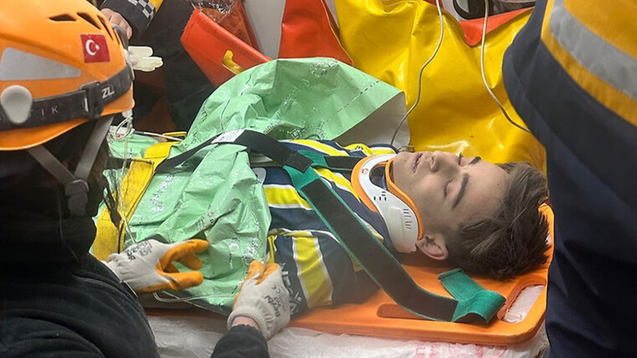 Fenerbahçe formasıyla enkaz altında 119 saat!
