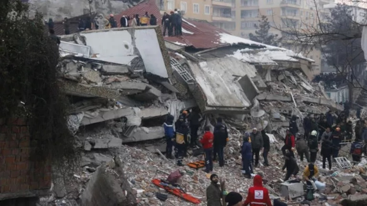 Diyarbakır'da kolon kestiği iddia edilen 29 kişiye gözaltı kararı